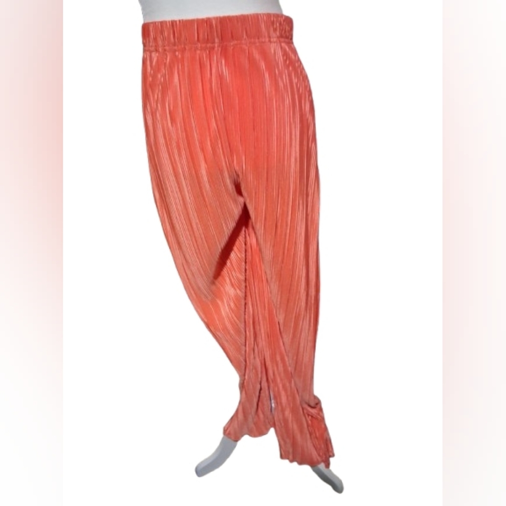 New " NWT" Pallazzo Vibrant Orange Coral Light Weighted Pleated Pants, Size L